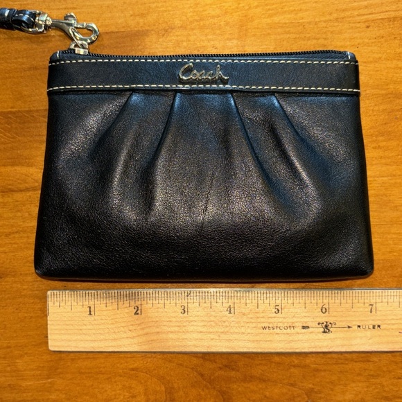 COACH LEATHER WRISTLET Black Leather Silver Hardware EUC Gorgeous Gathered Front - Picture 7 of 9